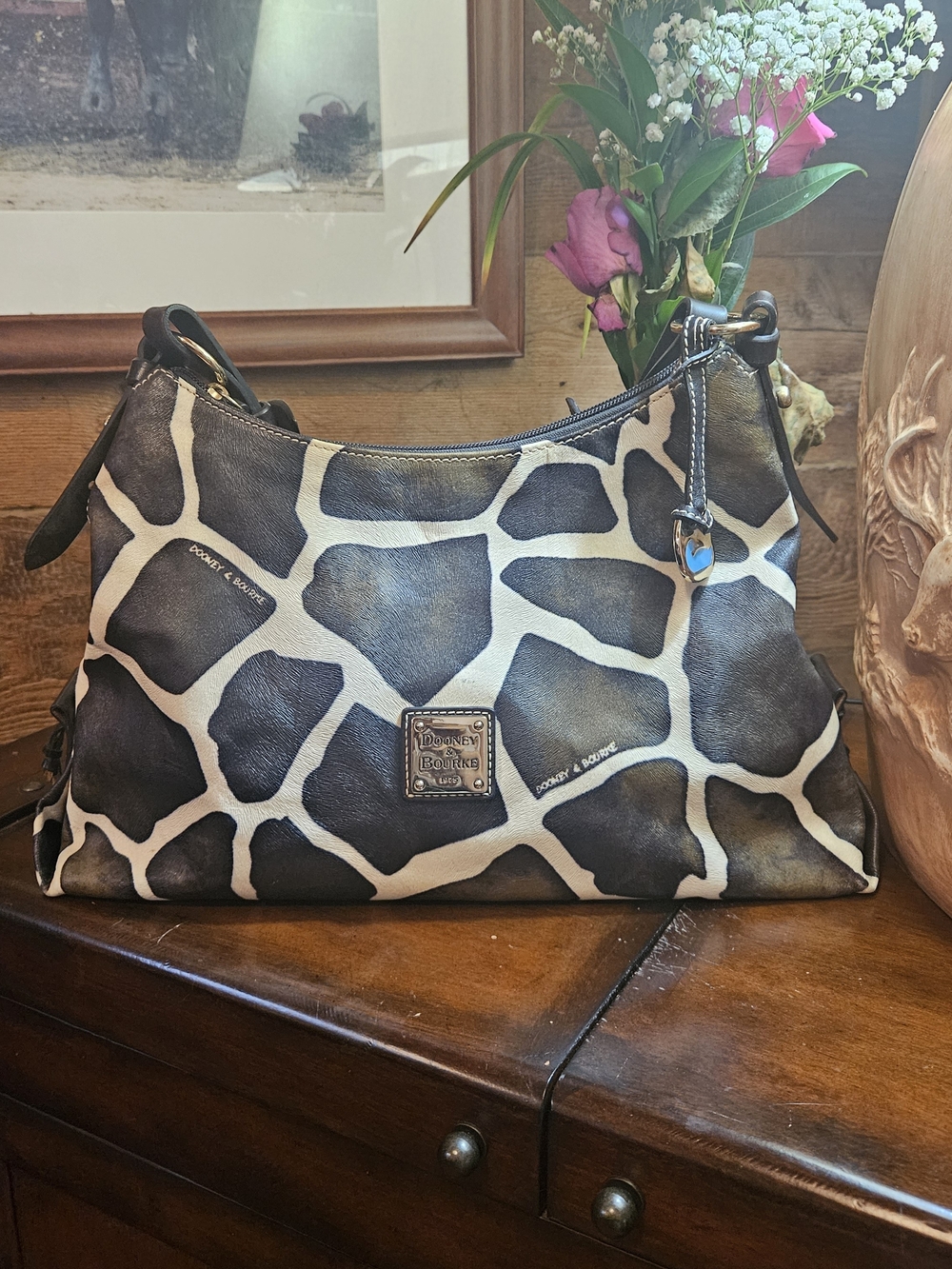 Vintage Dooney & Bourke Black and Cream Giraffe-Print Shoulder Bag - Picture 2 of 7